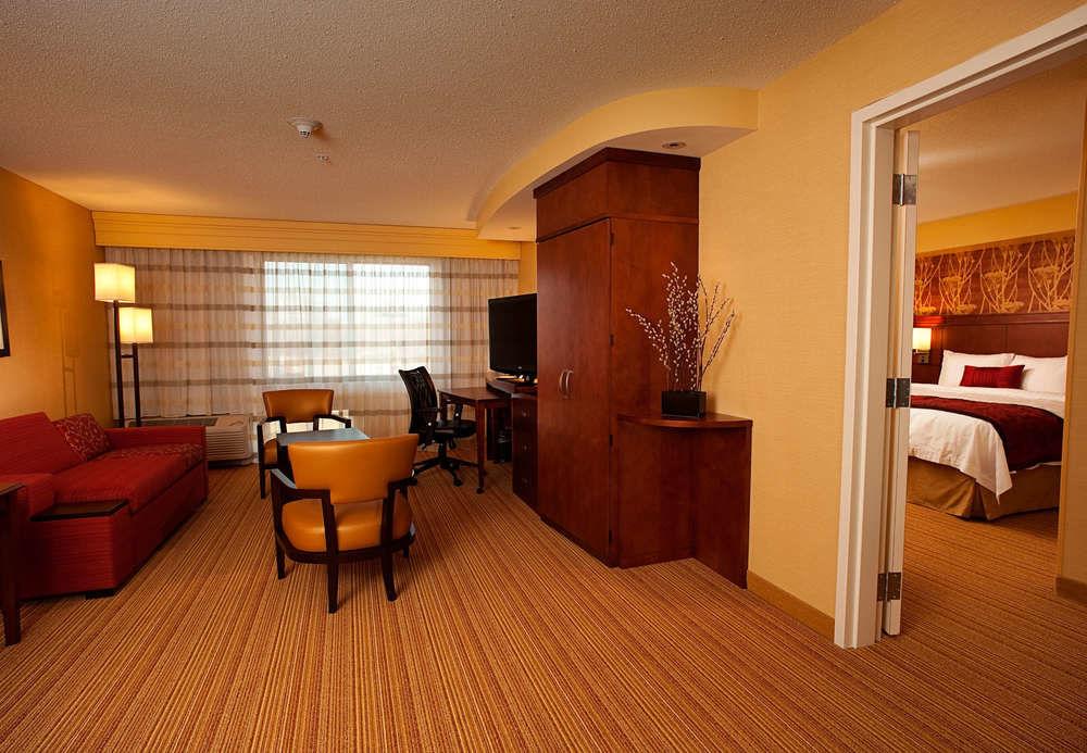 คอร์ทยาร์ด มิลวอกี แอร์พอร์ต Hotel ภายนอก รูปภาพ